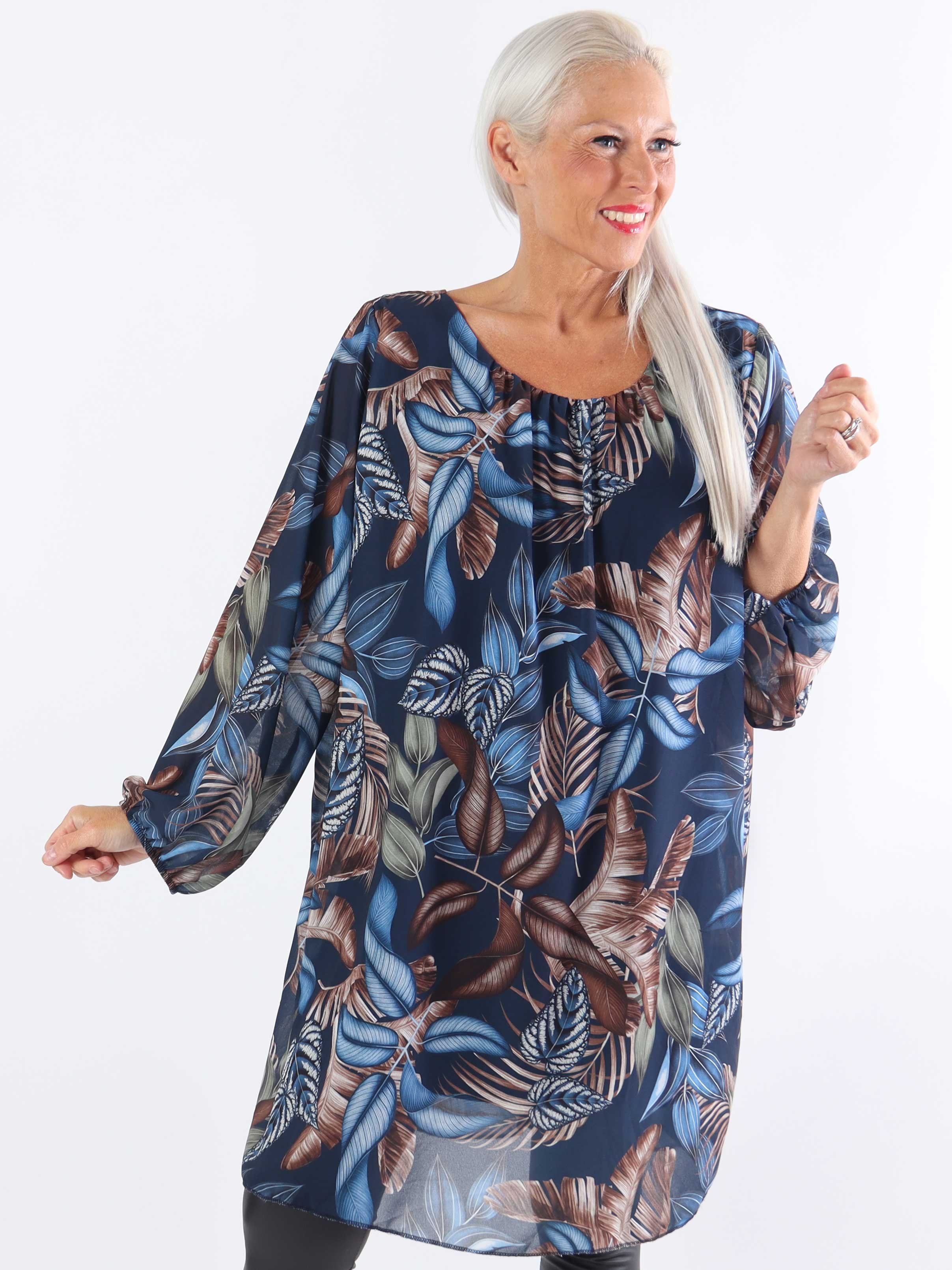 Lola - Sød plus size tunikakjole med bladmønster